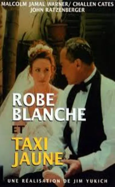 Robe blanche et taxi jaune