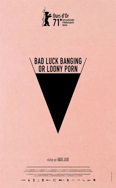 Bad Luck Banging or Loony Porn (2021)