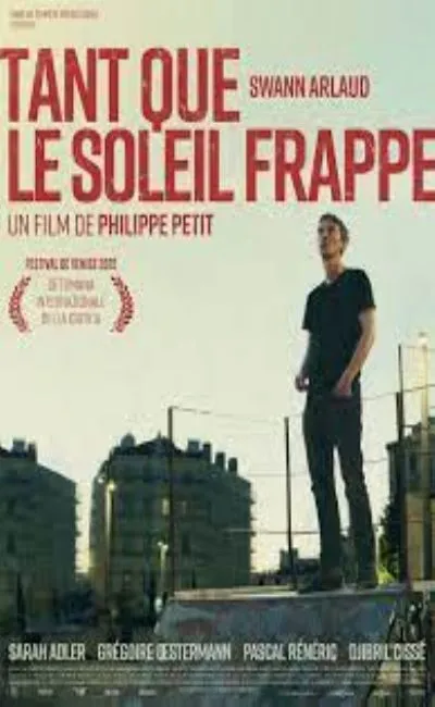 Tant que le soleil frappe (2023)