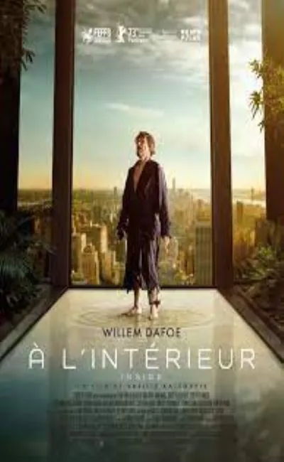 A l'intérieur (2023)