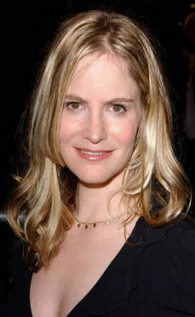 Jennifer Jason Leigh